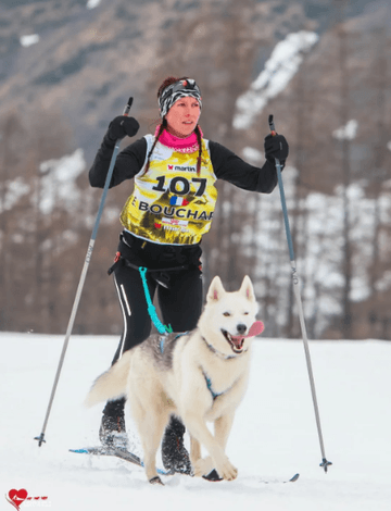 Emilie en ski-joëring avec son husky